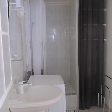 Route De Nimes Апартаменты Tornac